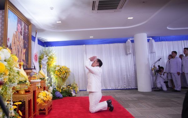 Anutin als thailändischer Premierminister vereidigt und erste ...