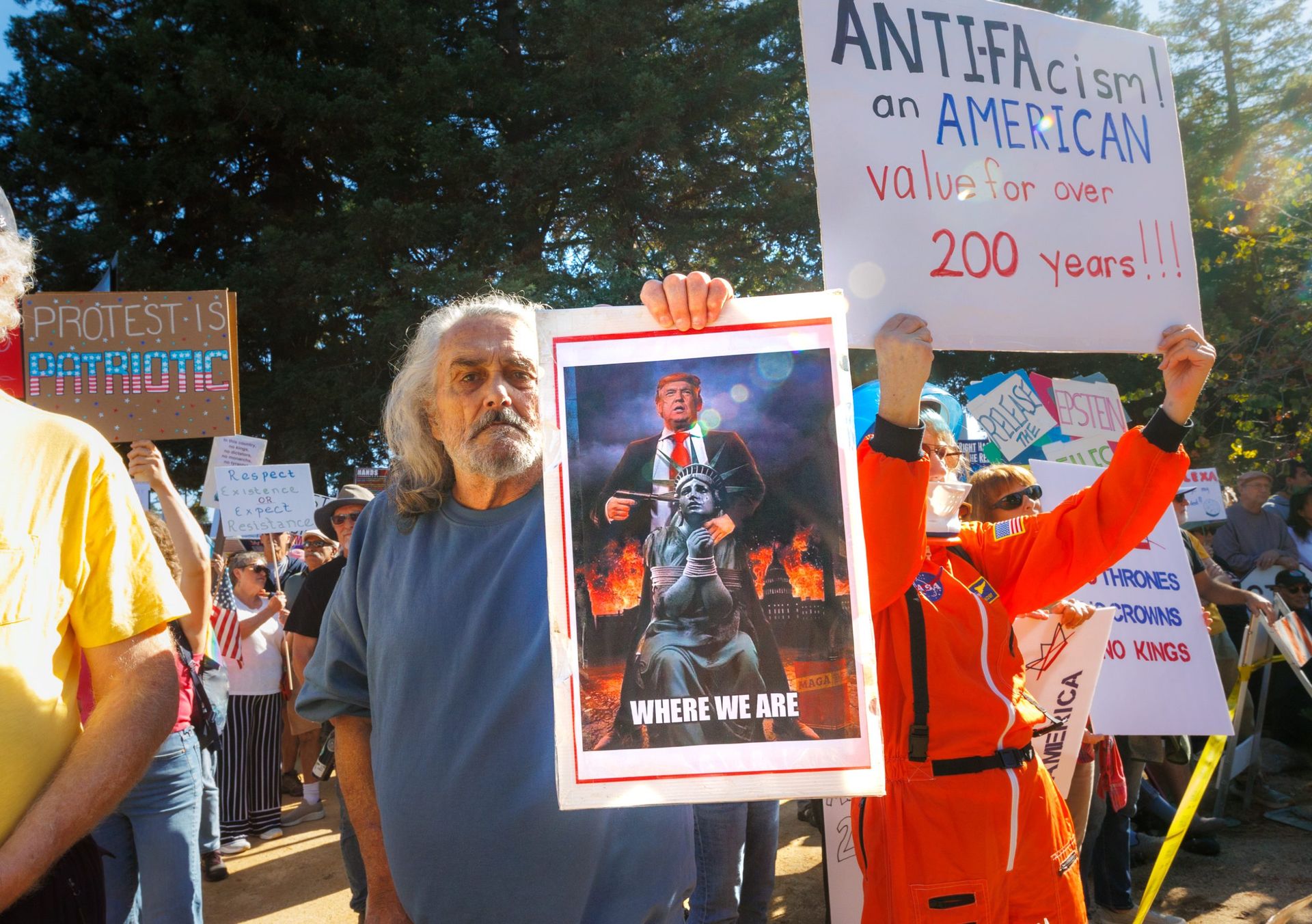 'No Kings' in photos: Pictures from Saturday's rallies across Santa Cruz ...
