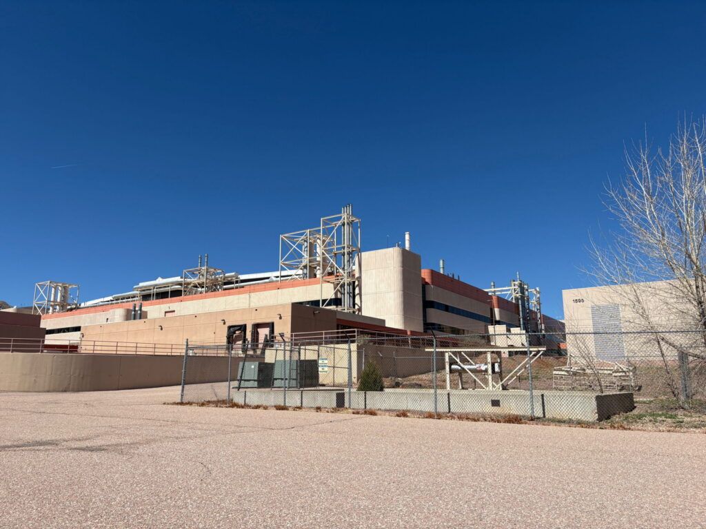 Großes Rechenzentrum könnte in ehemalige Computerchip-Fabrik in Colorado ...
