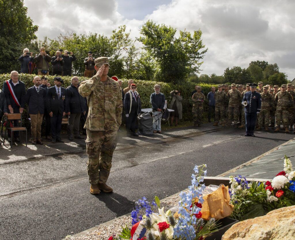 Soldaten von Fort Carson ehren 19-Jährigen, der bei der Befreiung ...
