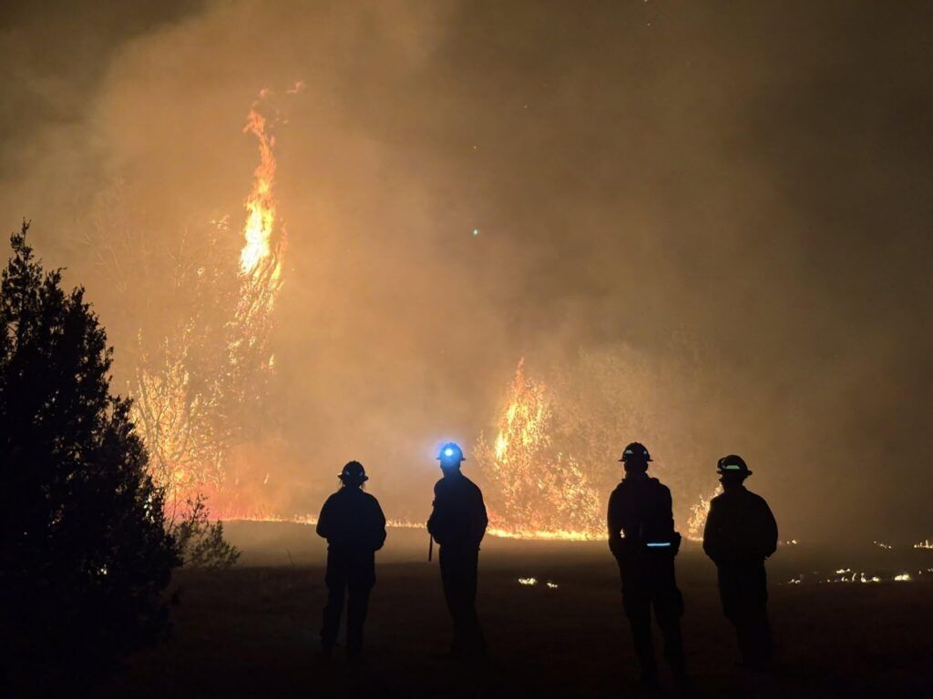 Waldbrand in Aspen Acres: Die Aktivität nimmt zu, während sich die ...