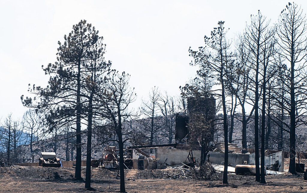 Aspen Acres-Feuer: Zwangsevakuierungen für einige Bewohner ...